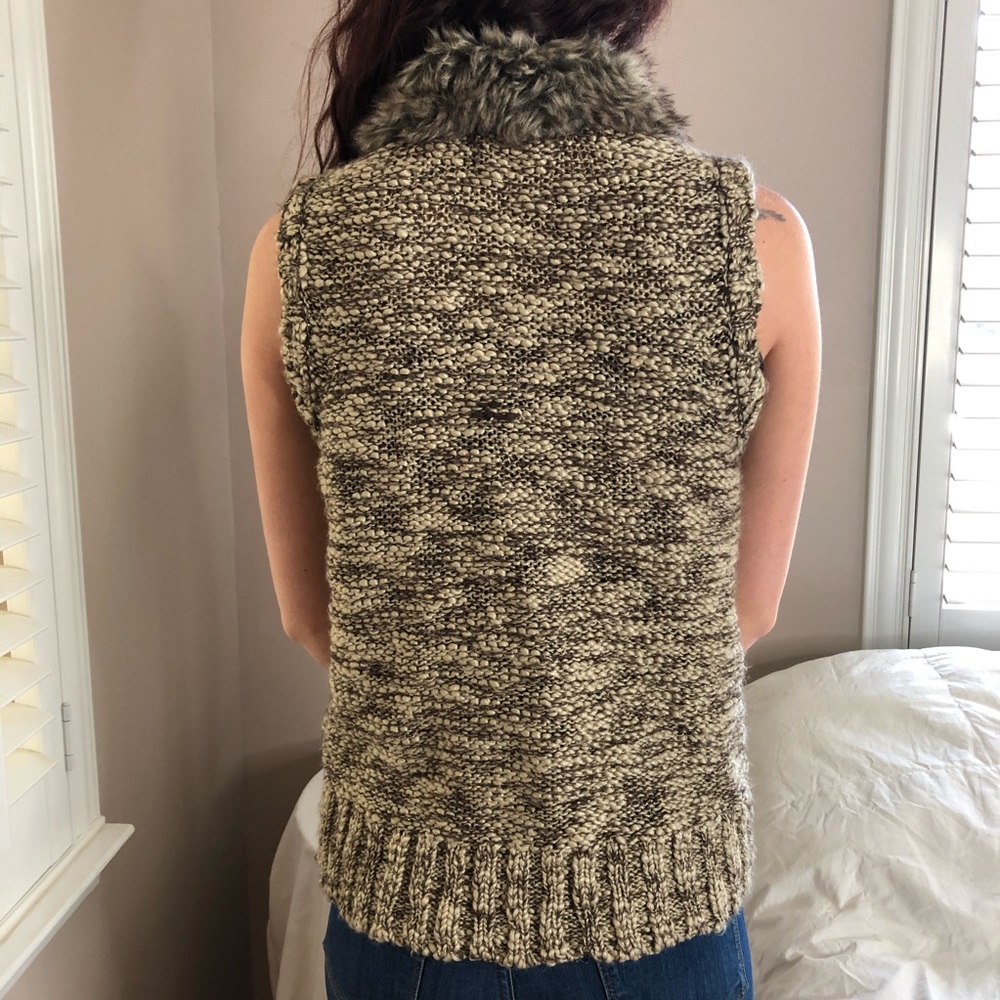 Solddd Outtt - Picture 4 of 5